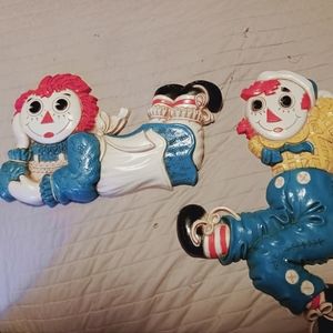 Raggedy Ann and Andy wall decor